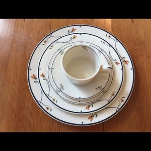 One place setting Gorham Ariana fine china, vtg